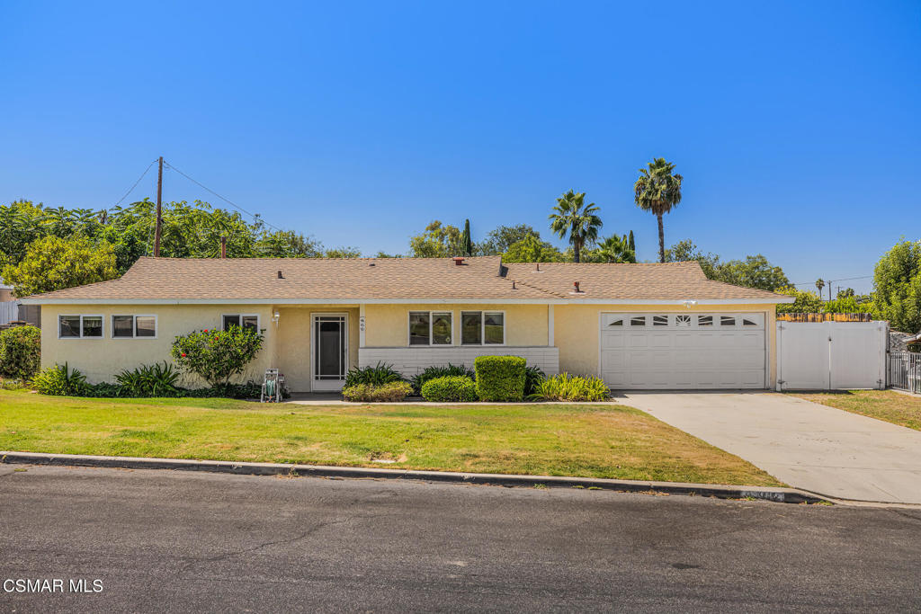 912 Calle Tulipan — photo
