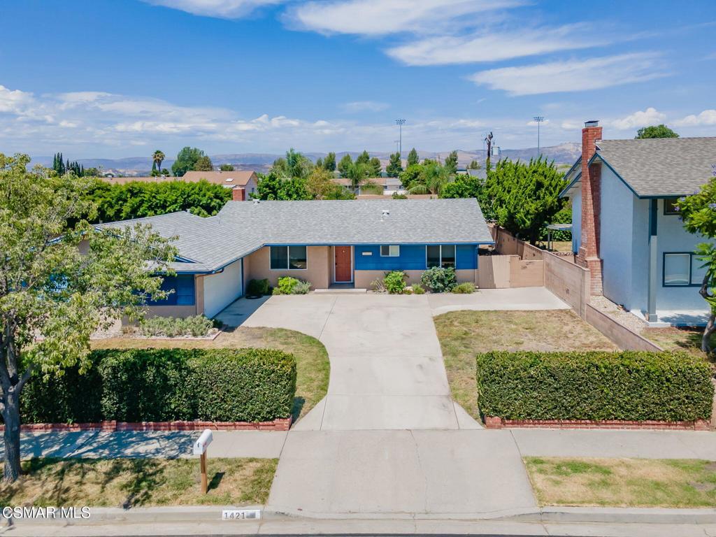 1421 Lowery Street — photo