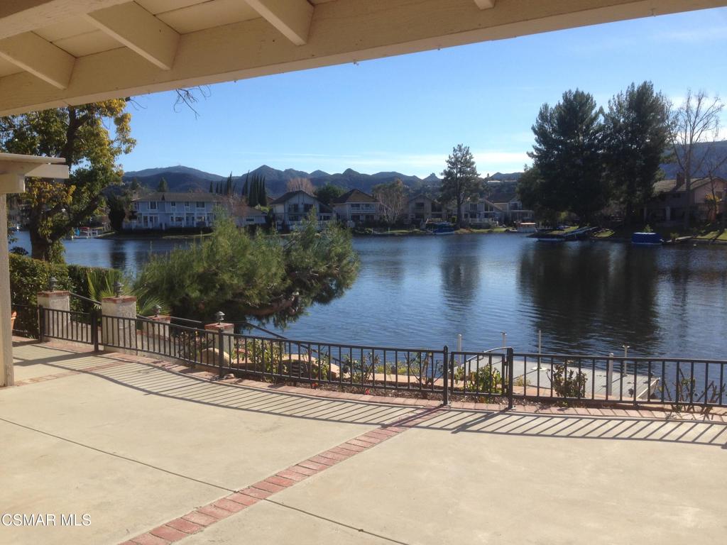 2576 Northshore Lane — photo