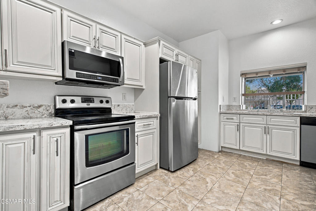 688 Indian Oak Lane Unit 107 — photo