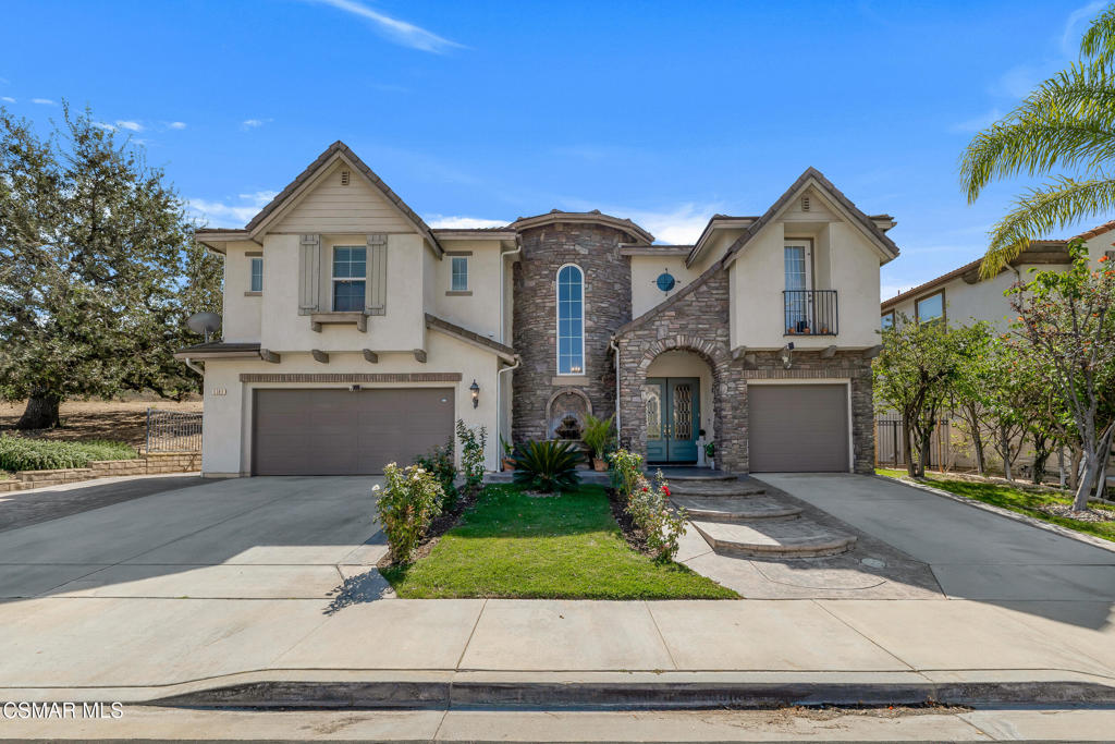 5588 California Oak Street — photo