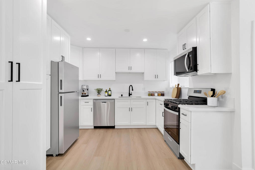 605 Warwick Avenue Unit 633-6 — photo