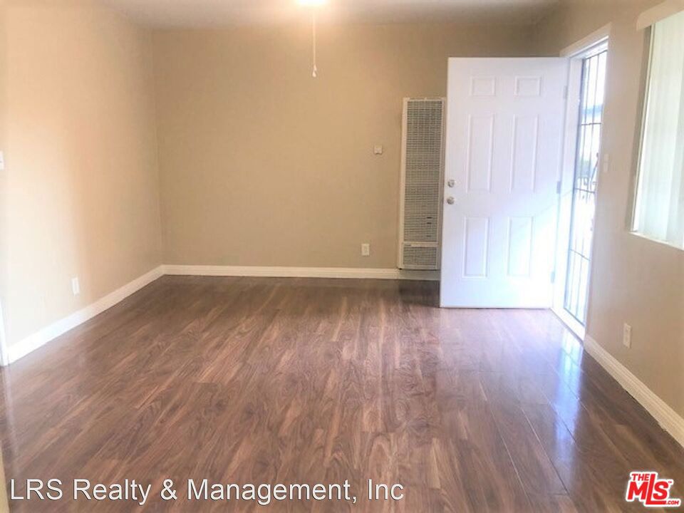 18321 Malden Street Unit 4 — photo