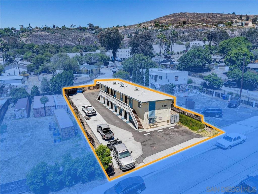 9208 Harness Street — photo