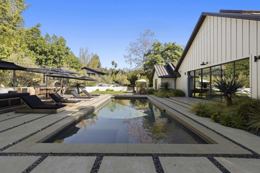4874 Sun Valley Rd — photo