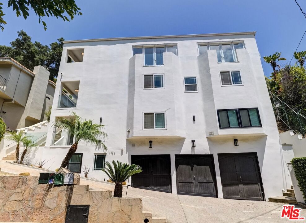 1754 Franklin Canyon Drive — photo
