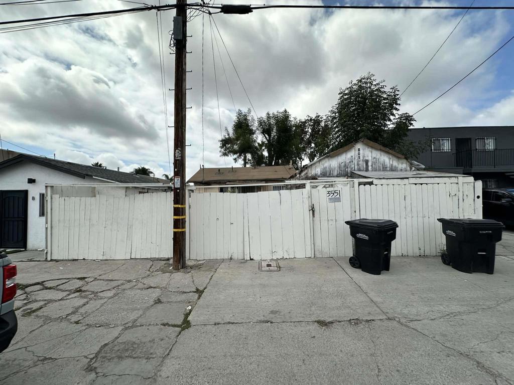 3549 51 42nd St — photo