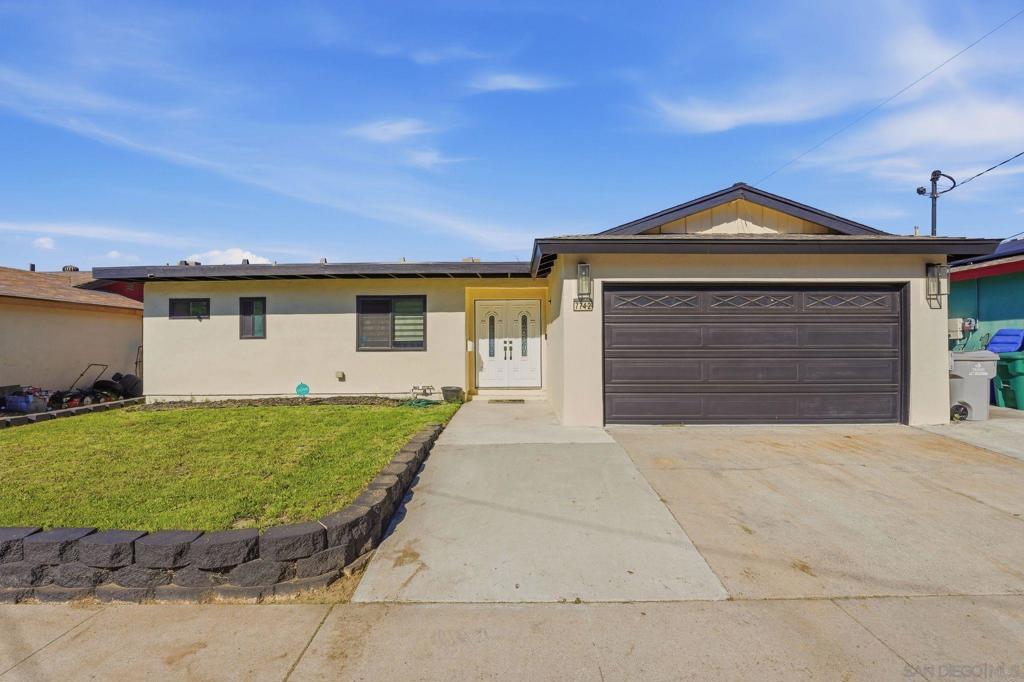 7742 Shorewood Dr — photo