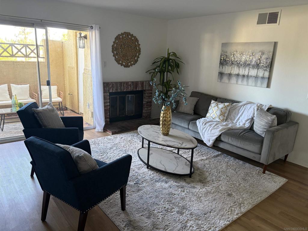 2063 Lakeridge Circle 101 — photo