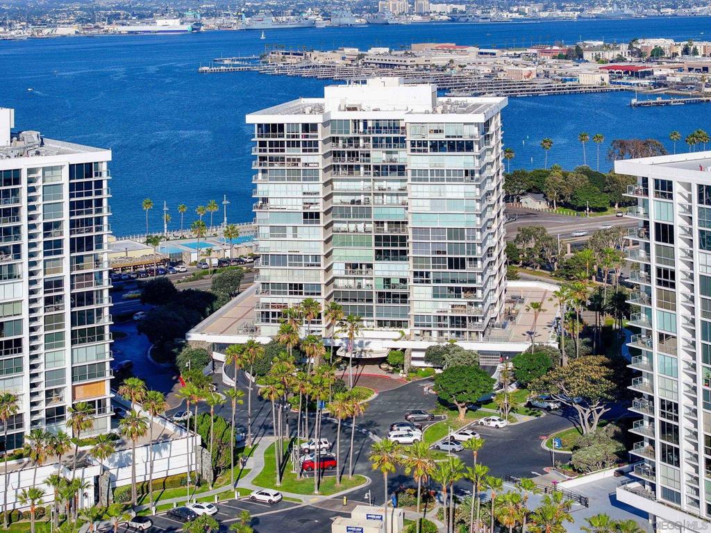 1820 Avenida Del Mundo 807 — photo