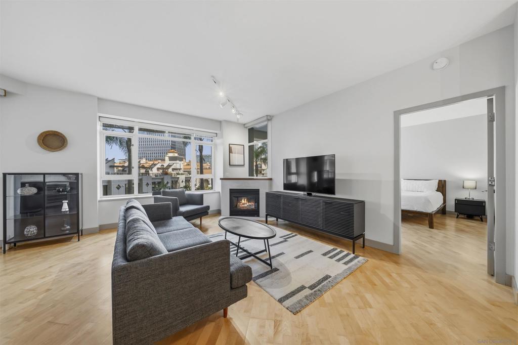 700 W Harbor 407 — photo