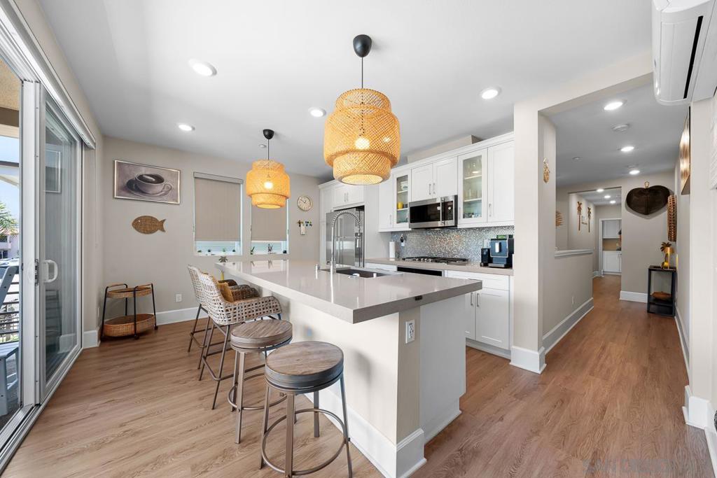 810 Santa Barbara Place — photo