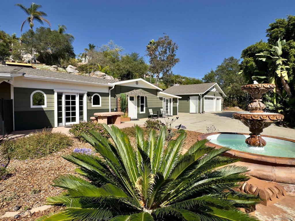 1418 York Dr — photo