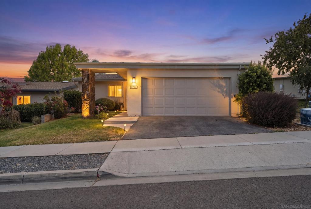 3902 N Vista Campana 9 — photo