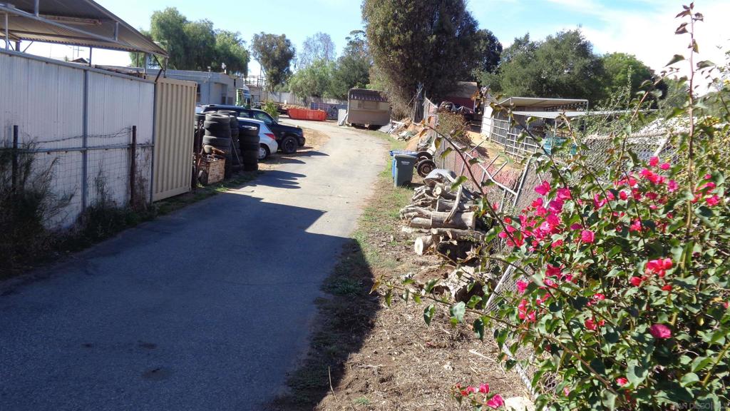 29030 Lilac Rd. — photo