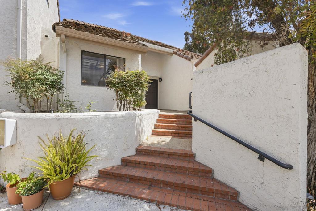 4576 Villas Drive — photo