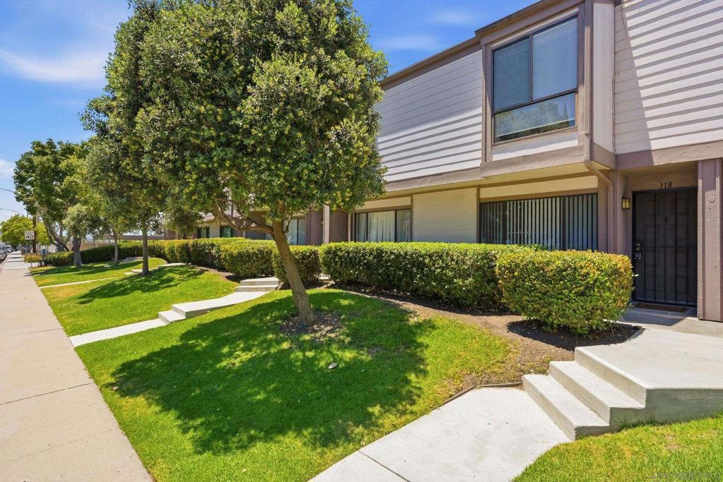 9289 Village Glen Dr 118 — photo