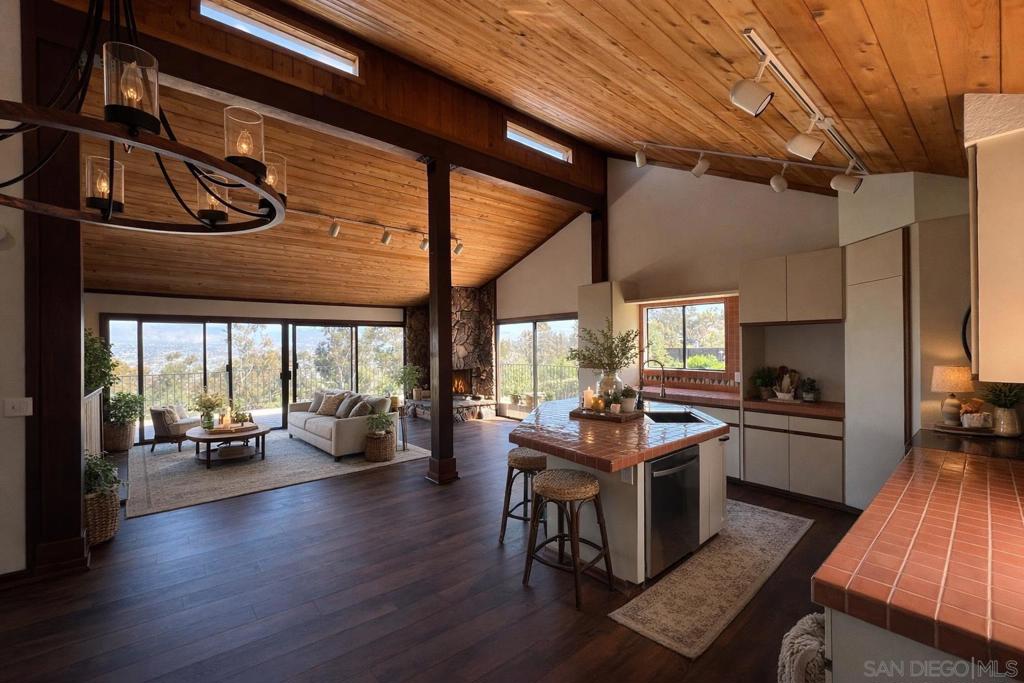 10447 Chevy Lane — photo