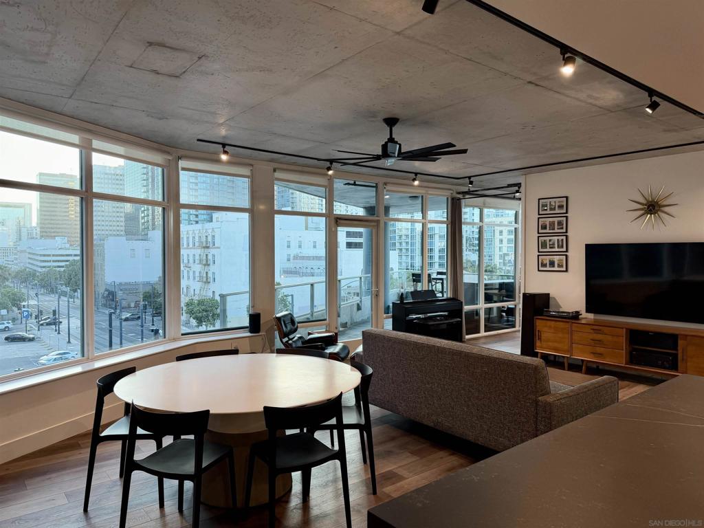 1080 Park Blvd 401 — photo