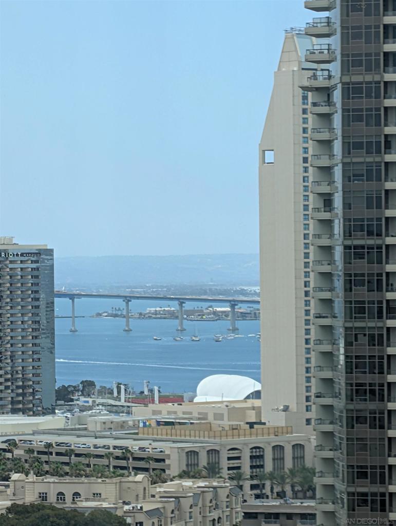 1205 Pacific Hwy 2504 — photo