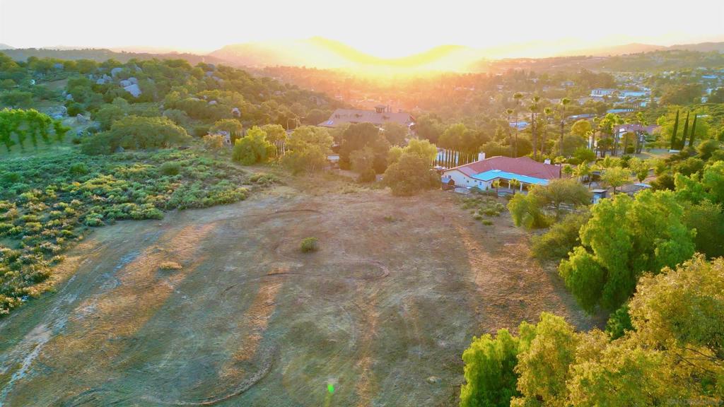 2804 6 S Grade Rd, Alpine, CA 91901