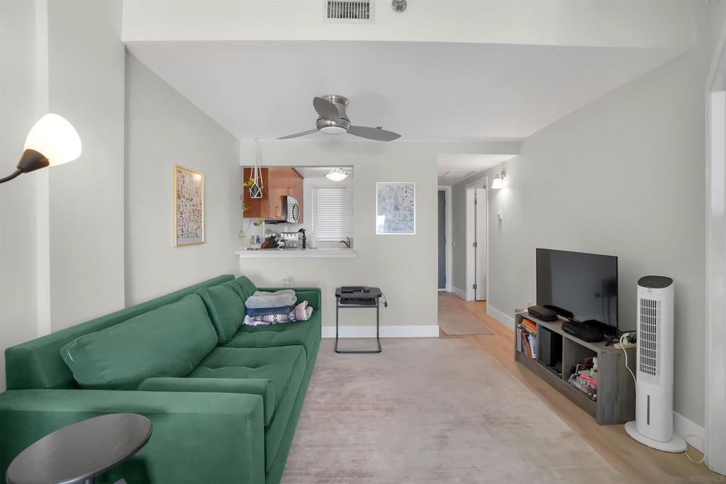 2828 University Ave 406 — photo