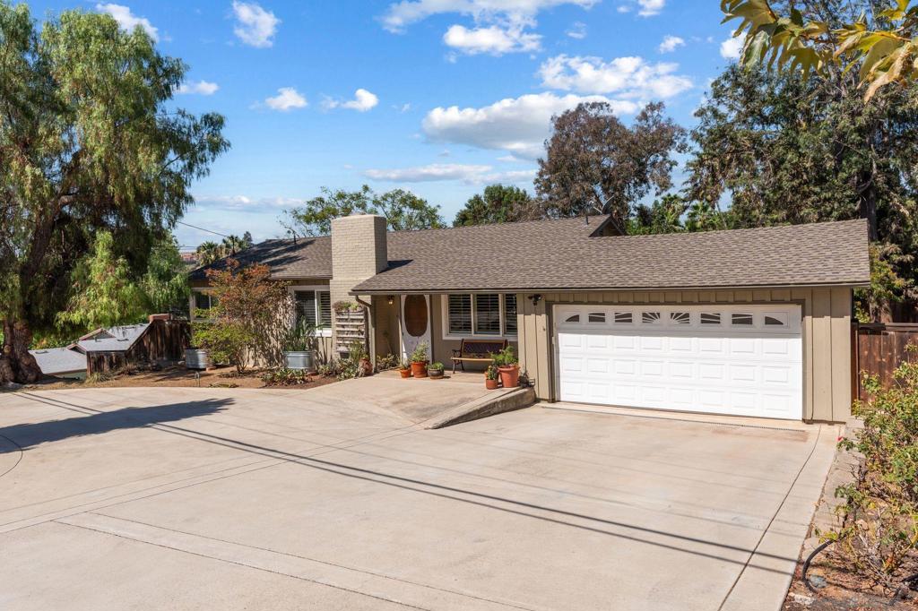 4216 Calavo Dr — photo