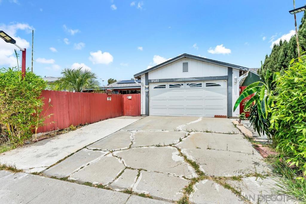 8580 Gold Coast Dr — photo