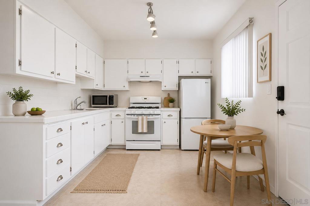 4885 Cole 34 — photo