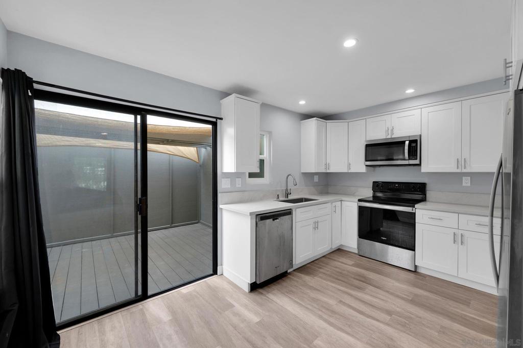 1235 River Glen Row 83 — photo