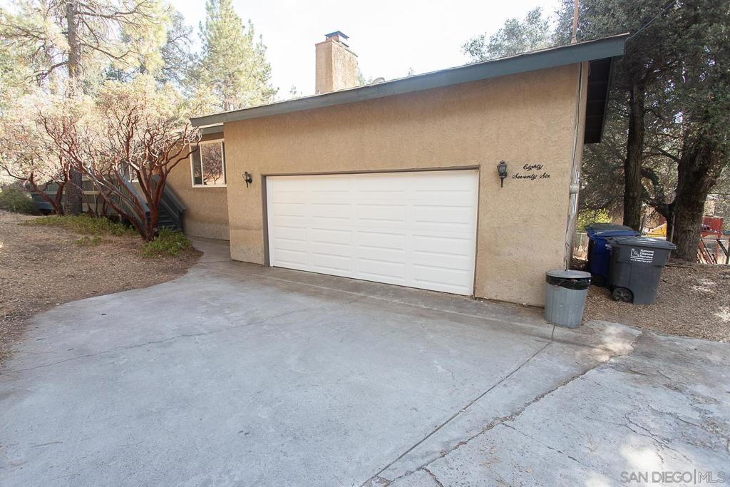 8076 Pine Blvd — photo