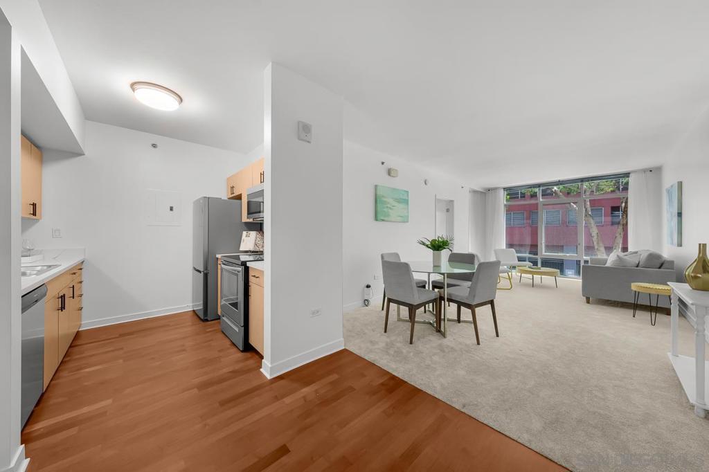 425 W Beech 327 — photo