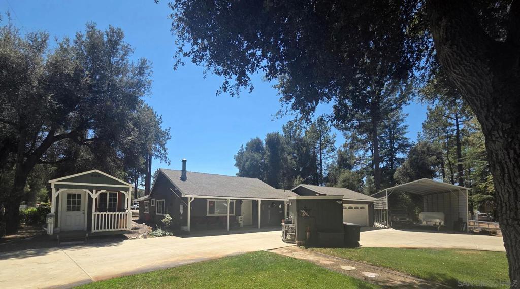 7656 Pine Blvd — photo