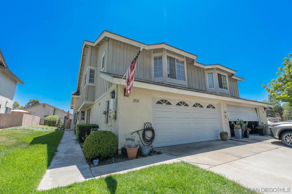 2323 Manzana Way — photo