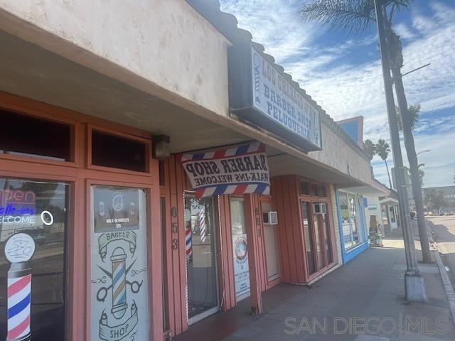 651 E. Valley Packway — photo