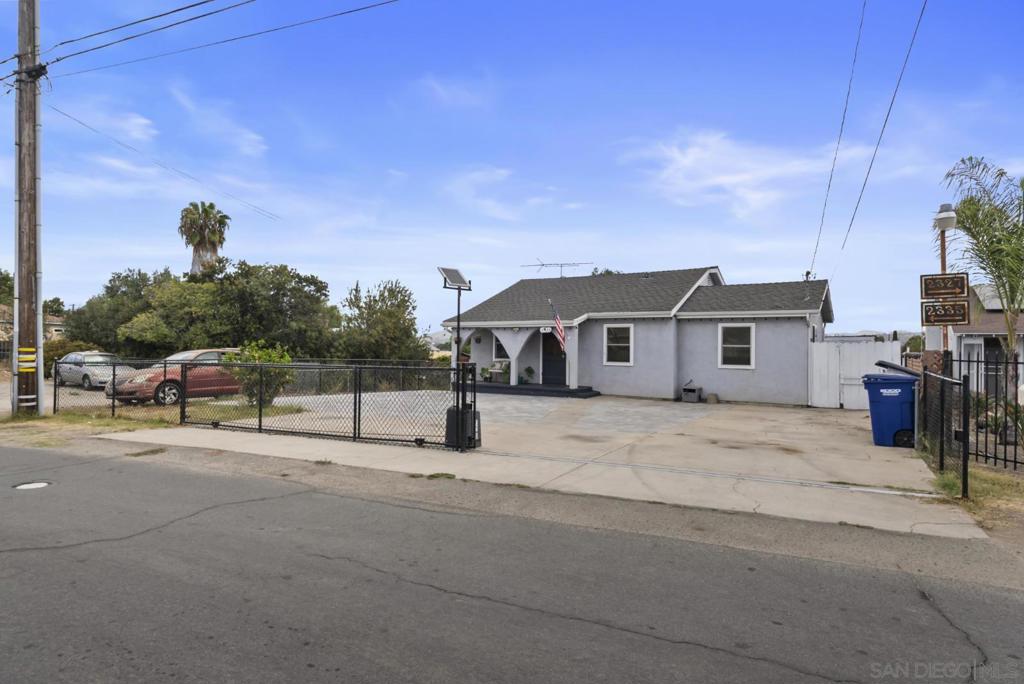2335 Bonita Street — photo
