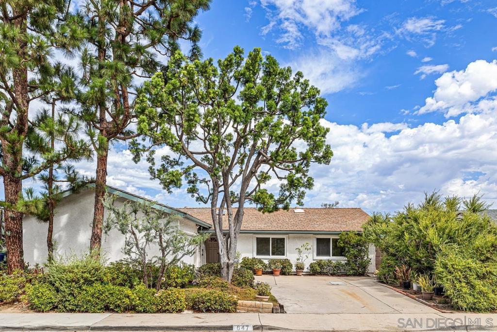 647 Windsor Circle — photo