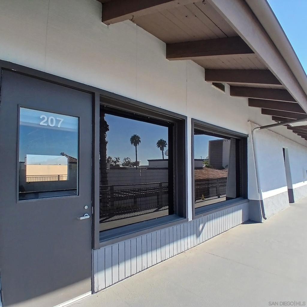 7060 Miramar Rd — photo