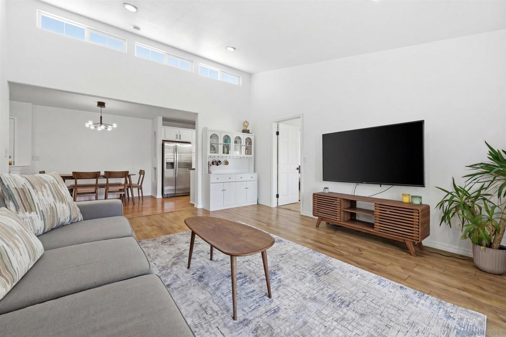 5055 Collwood 320 — photo