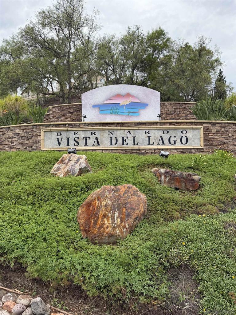 18577 Caminito Pasadero 422 — photo