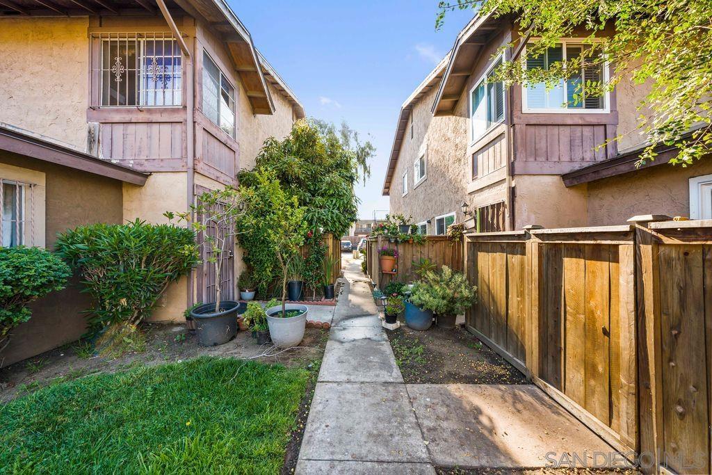 1302 W San Ysidro Unit C — photo
