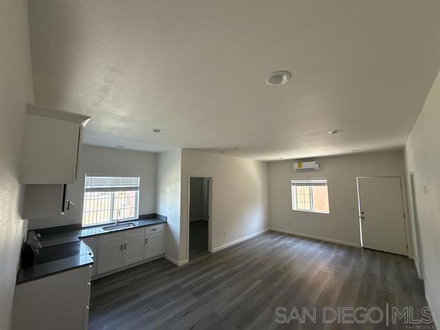 2049 E.Palmyra Ave — photo