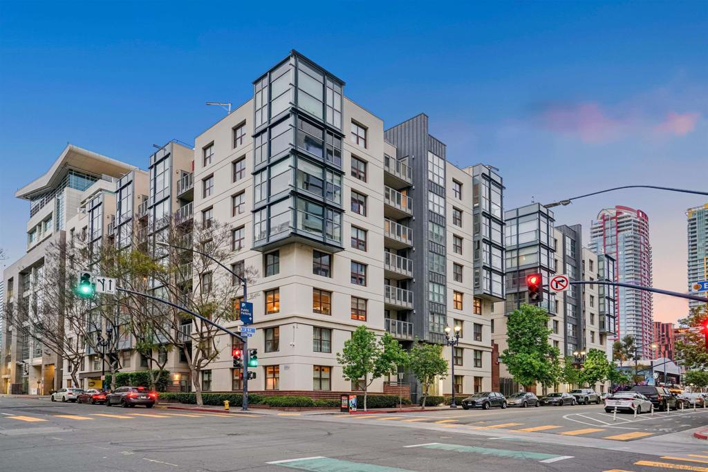 1150 J St 523 — photo