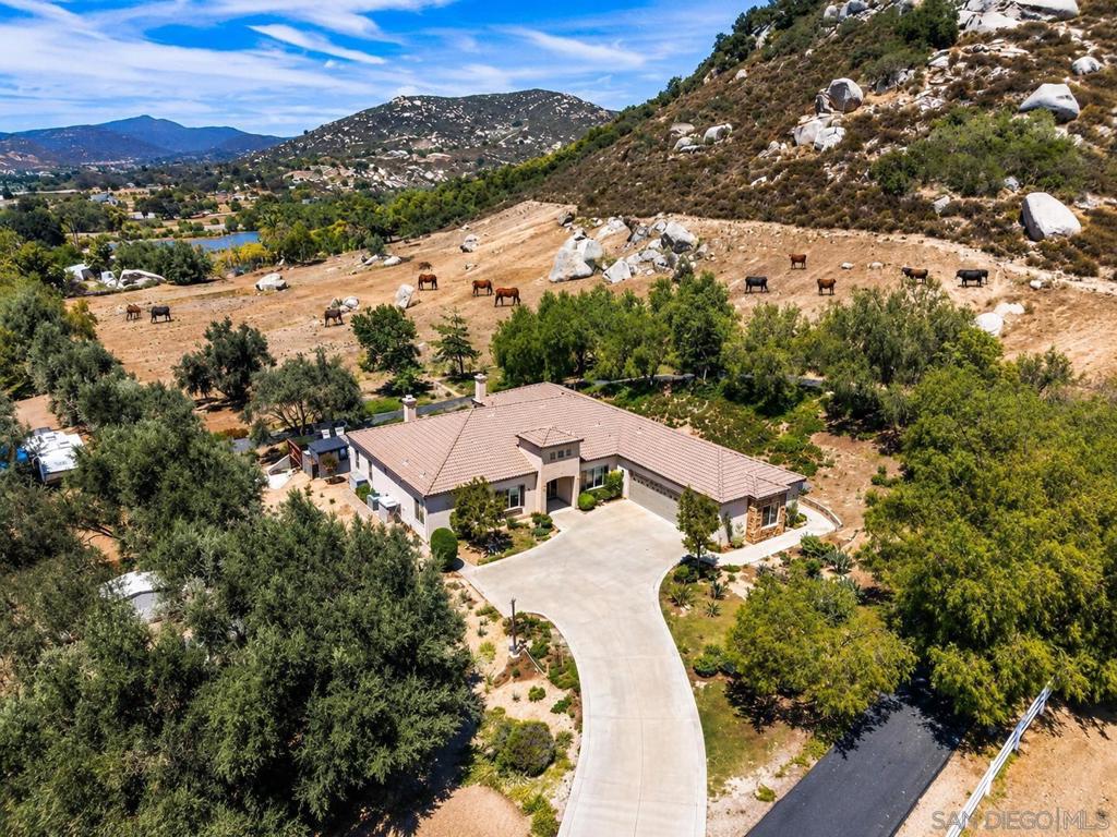 1485 Santa Fe Hills — photo