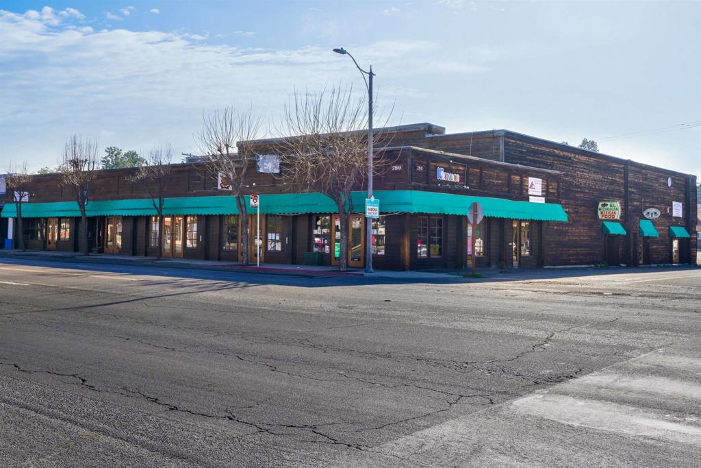 780 Main Street — photo