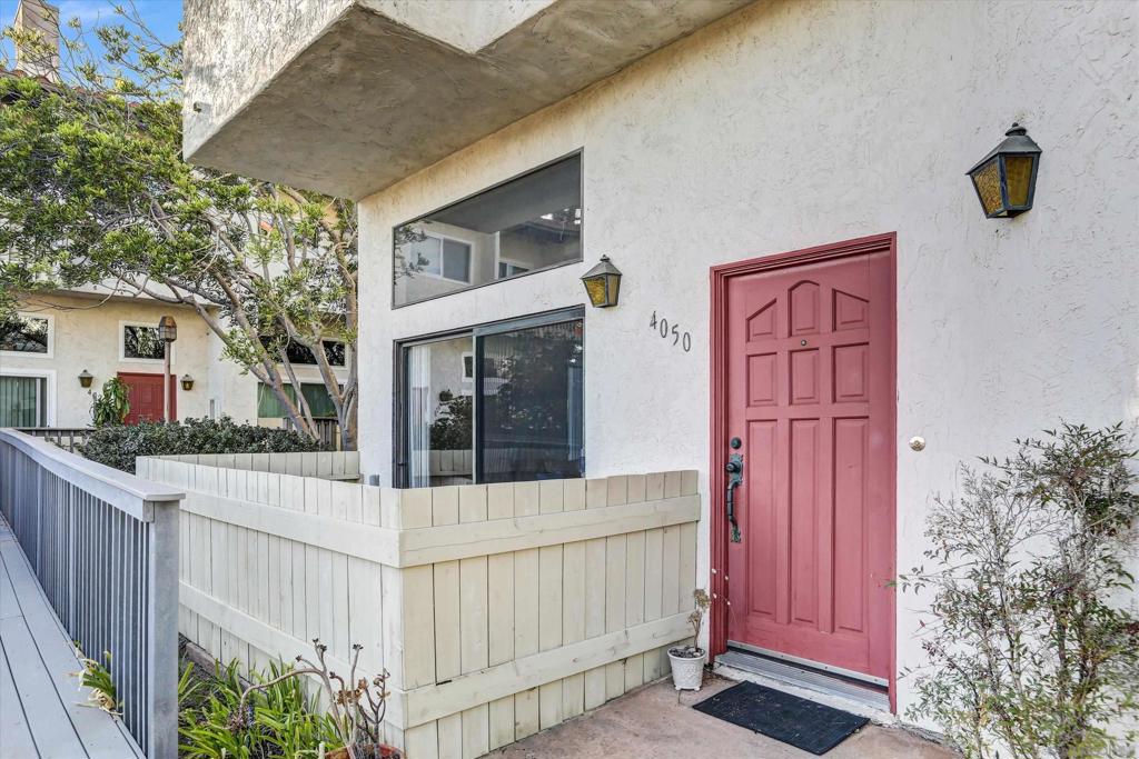 4050 La Jolla Village — photo