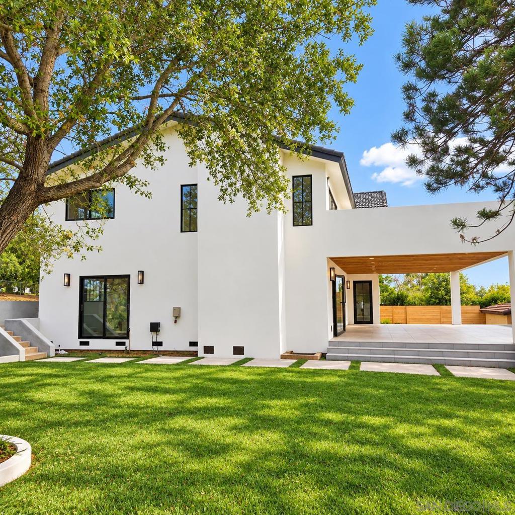 2530 Foothill Dr — photo