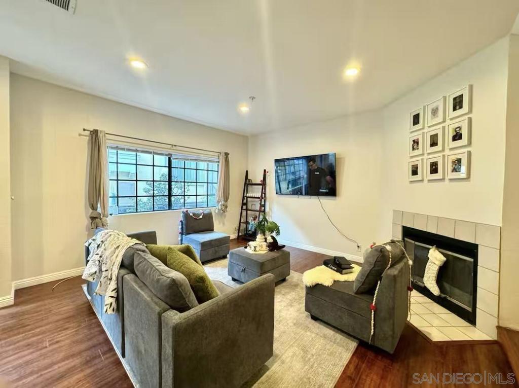 408 N Curtis Ave C — photo