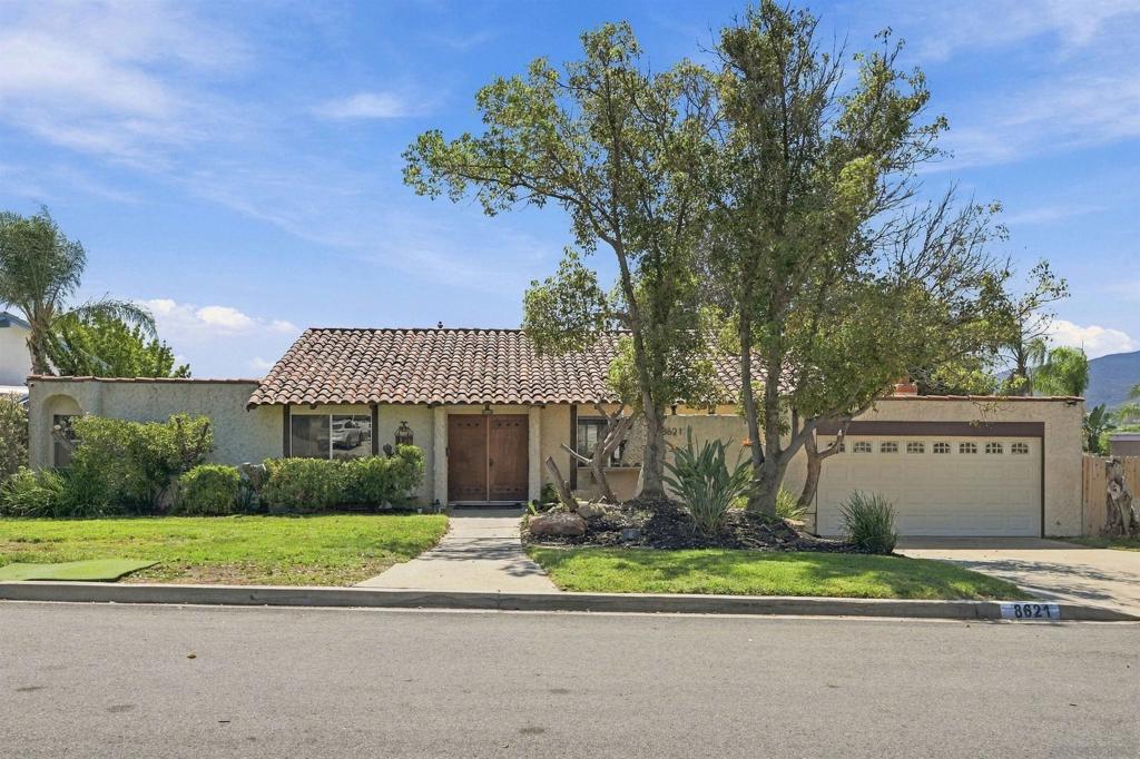 8621 Dunwoodie Rd — photo