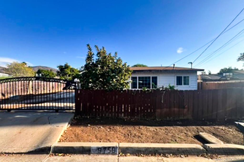 9759 Ivanho St — photo